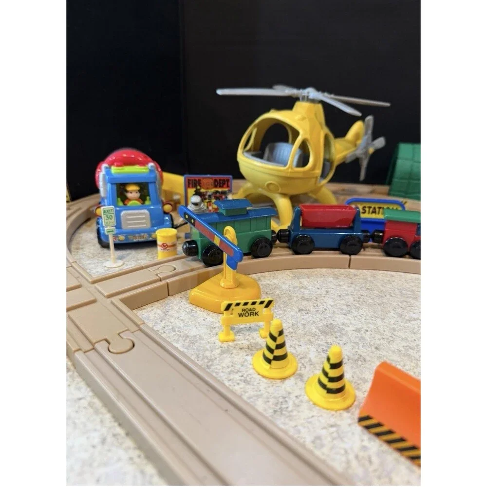 Kids  Train Set Lot 35+ Pcs Oval Track Helicopter Tunnel Crossing Gate